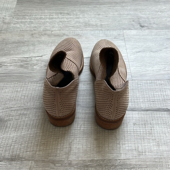 Eileen Fisher Taupe Booties - Picture 3 of 5